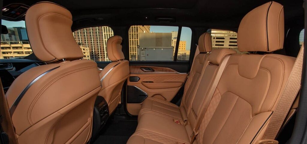 2025 Jeep Grand Cherokee Seating