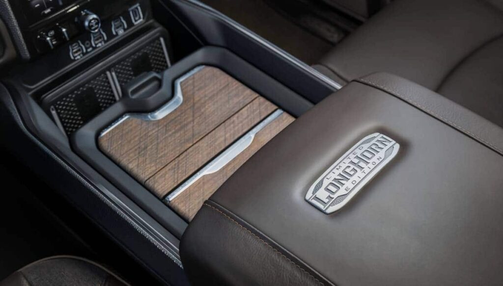 2025 Ram 3500 Front Console