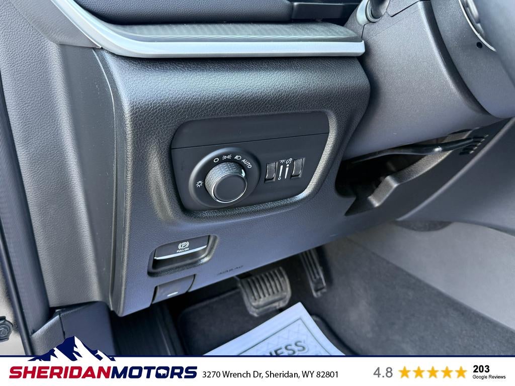 2025 Jeep Grand Cherokee GRAND CHEROKEE LAREDO X 4X4