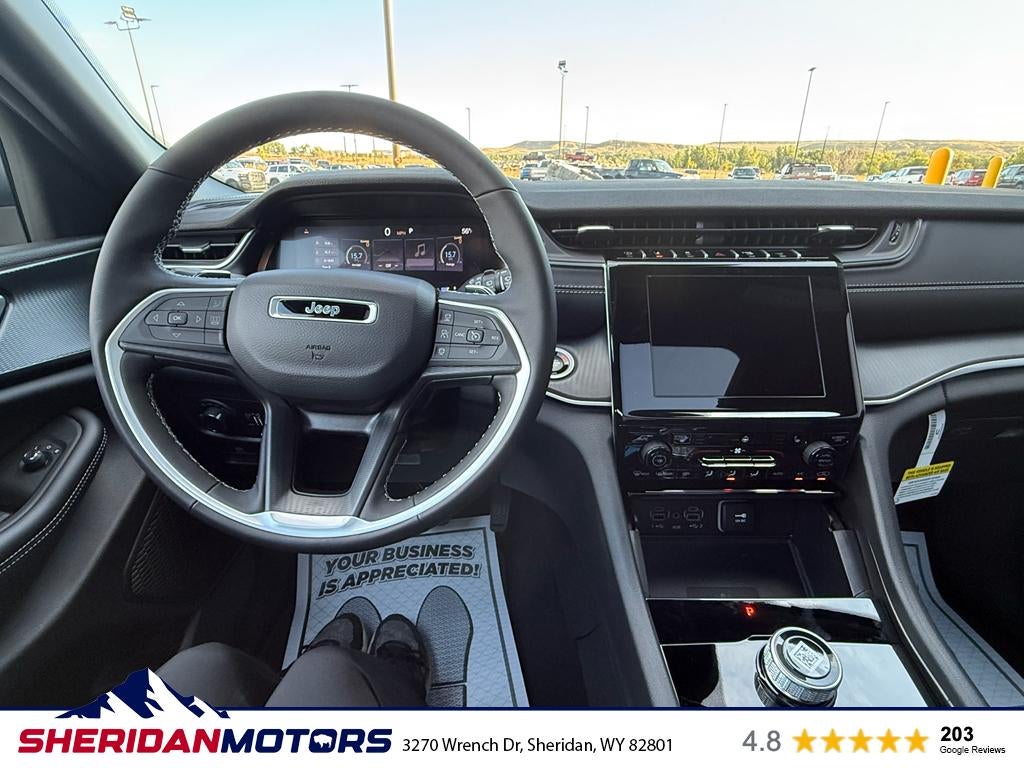 2025 Jeep Grand Cherokee GRAND CHEROKEE LAREDO X 4X4