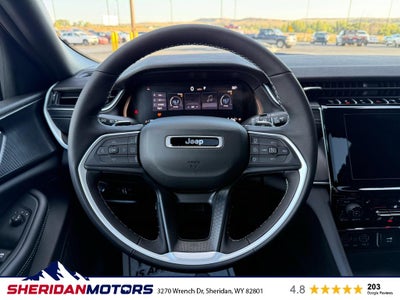 2025 Jeep Grand Cherokee GRAND CHEROKEE LAREDO X 4X4