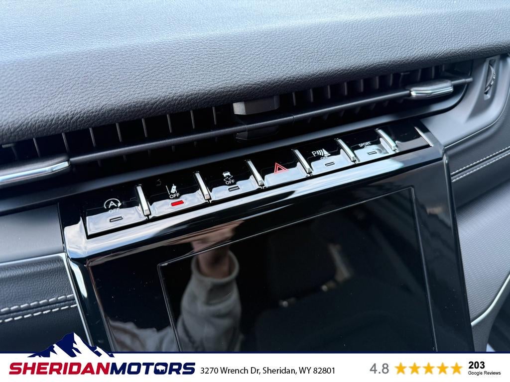 2025 Jeep Grand Cherokee GRAND CHEROKEE LAREDO X 4X4