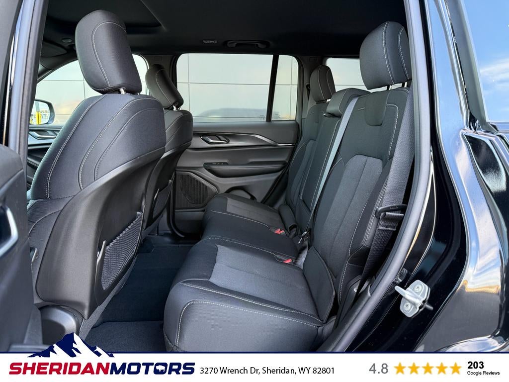 2025 Jeep Grand Cherokee GRAND CHEROKEE LAREDO X 4X4