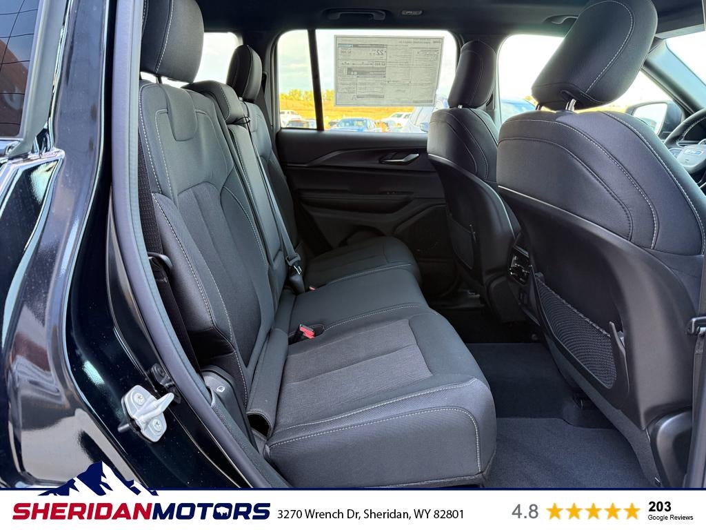 2025 Jeep Grand Cherokee GRAND CHEROKEE LAREDO X 4X4