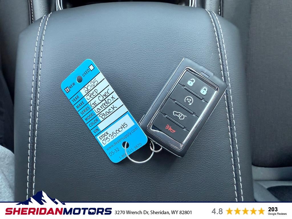 2025 Jeep Grand Cherokee GRAND CHEROKEE LAREDO X 4X4