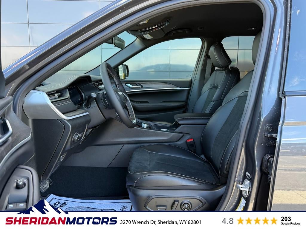 2026 Jeep Grand Cherokee GRAND CHEROKEE LAREDO ALTITUDE 4X4