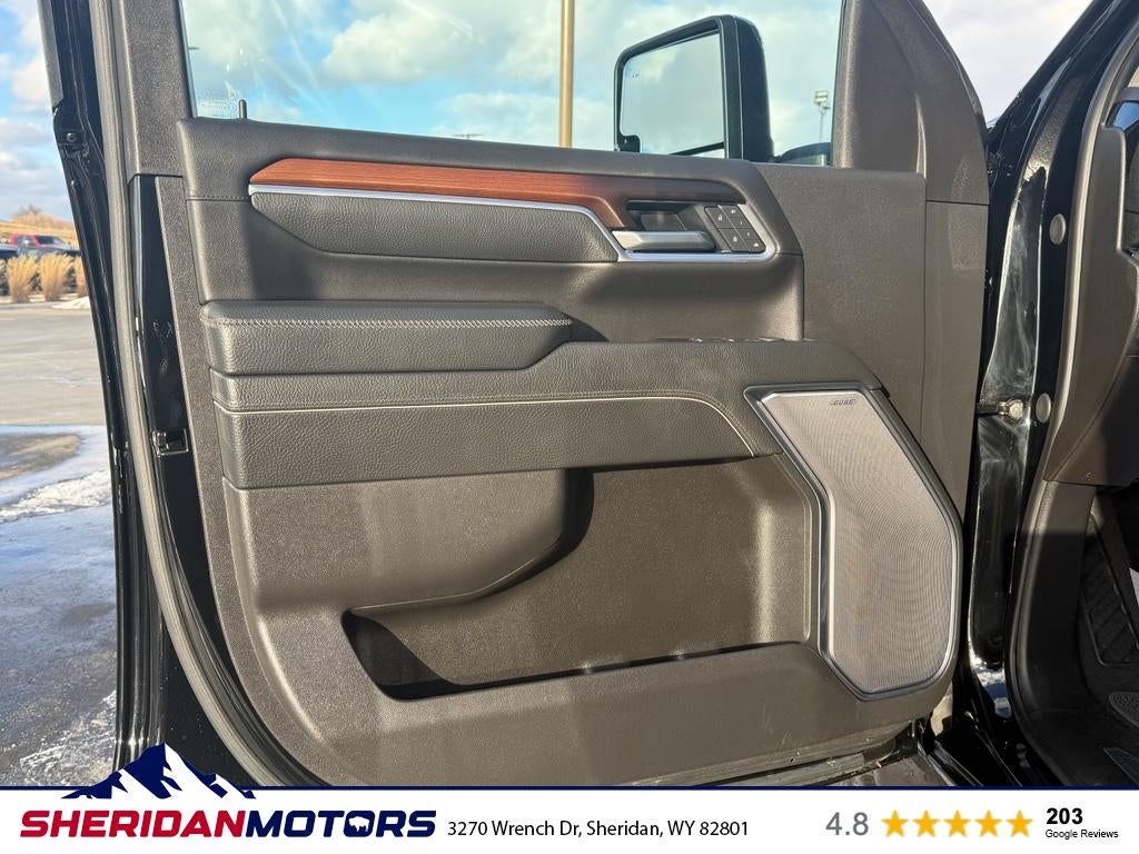 2025 GMC Sierra 3500HD 4WD Crew Cab Standard Bed Denali