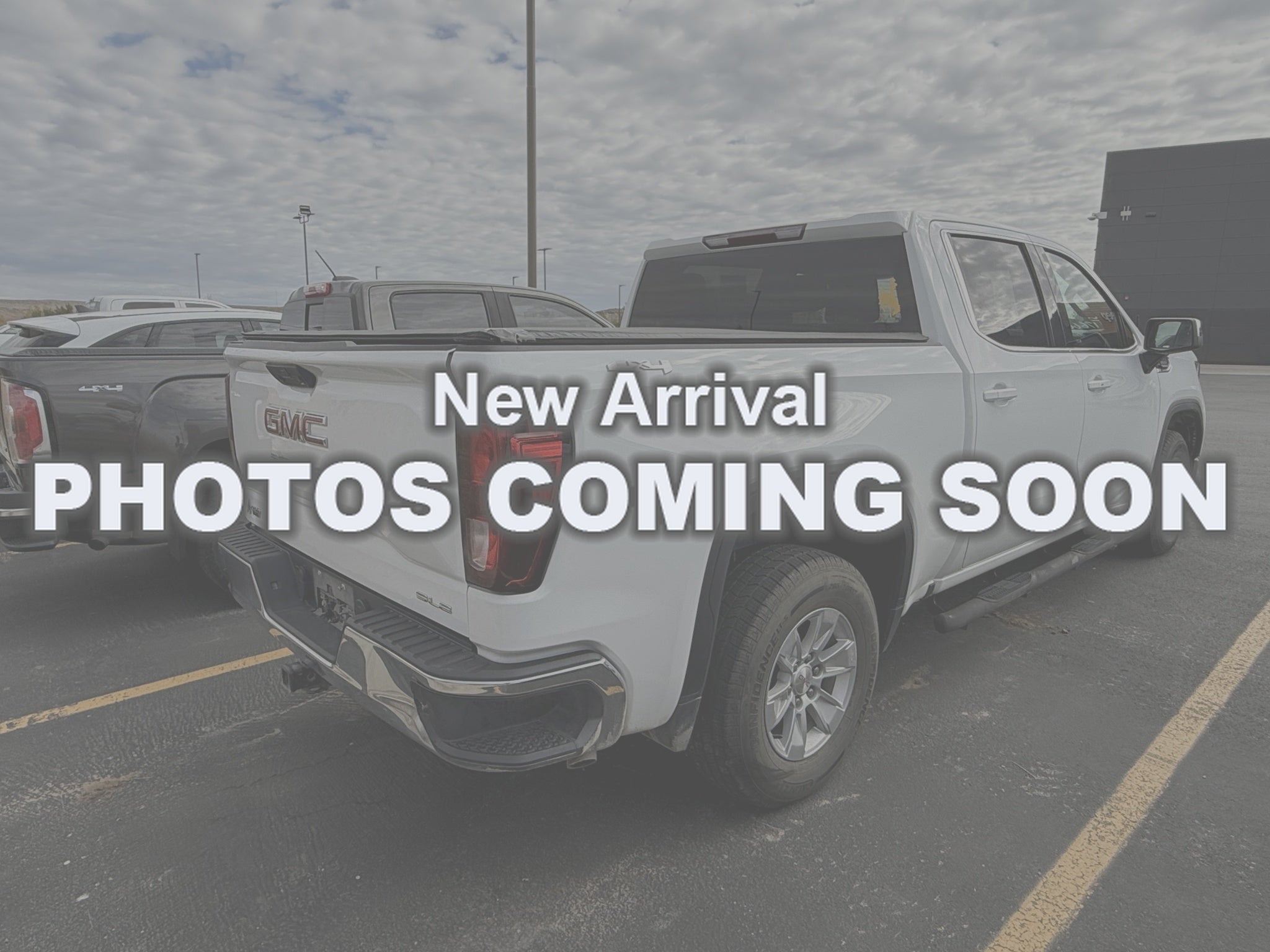 2023 GMC Sierra 1500 4WD Crew Cab Short Box SLE
