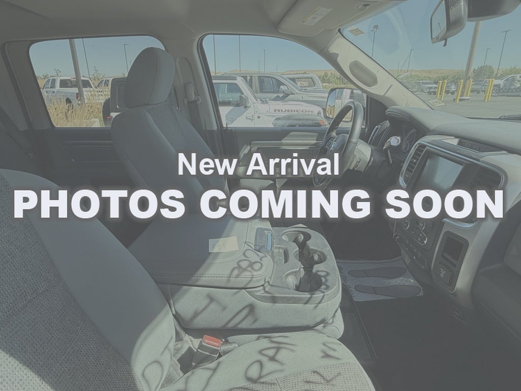 2017 RAM 3500 Big Horn Crew Cab 4x4 8' Box