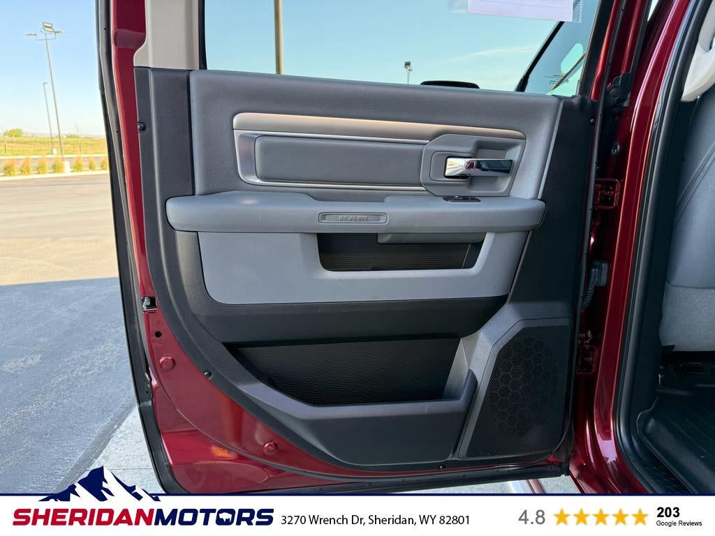 2017 RAM 1500 Big Horn Crew Cab 4x4 5'7' Box