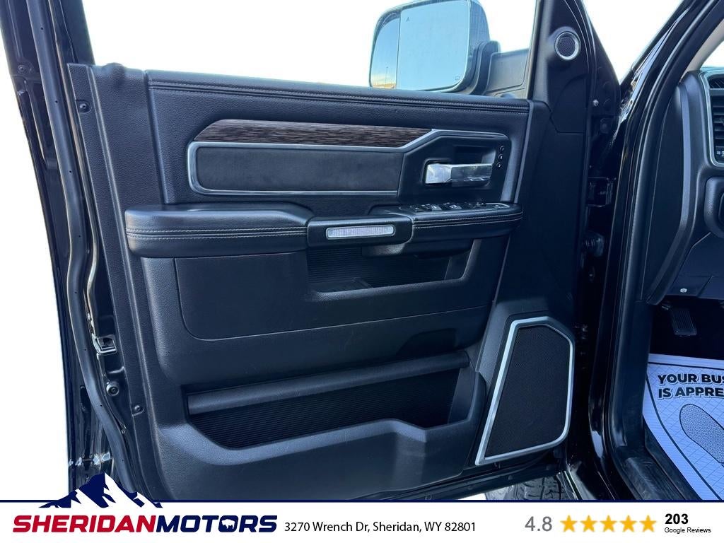 2019 RAM 2500 Laramie Crew Cab 4x4 6'4' Box