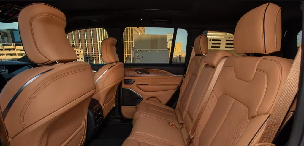 Grand Cherokee Interior